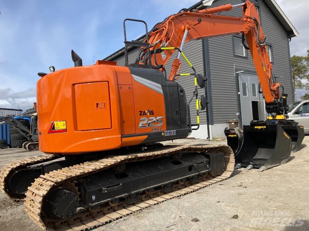 Hitachi ZX 225 US LC Bageri gusjeničari
