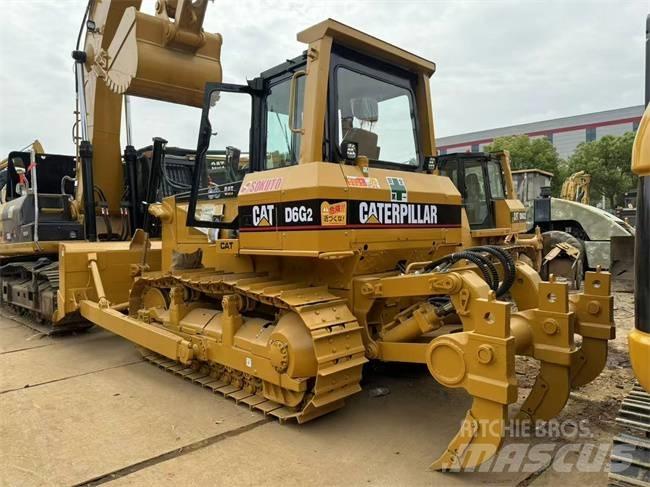 CAT D 6 G Buldožeri gusjeničari
