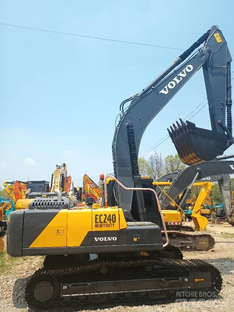 Volvo EC 240 Bageri gusjeničari