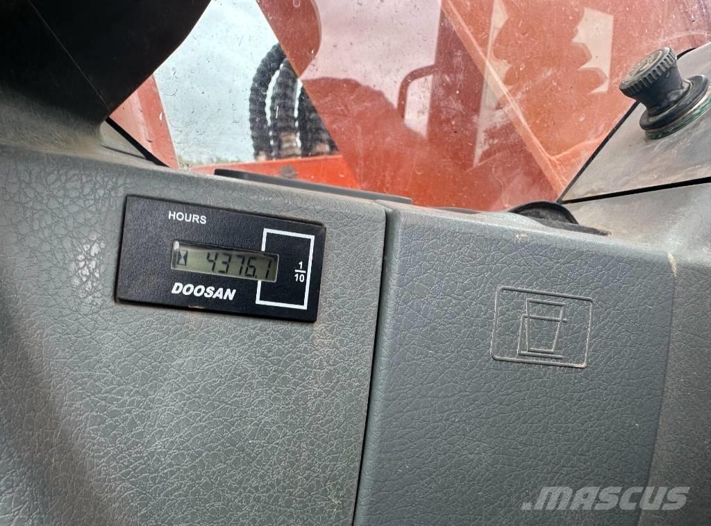 Doosan DX 140 LCR-3 Bageri gusjeničari
