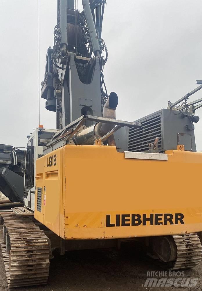 Liebherr LB 16 Strojevi za zabijanje stupova