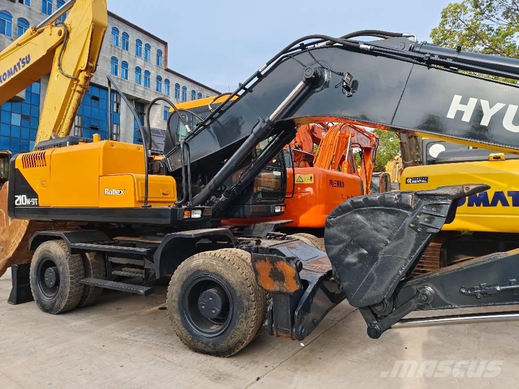 Hyundai R210W-9 Bageri na kotačima
