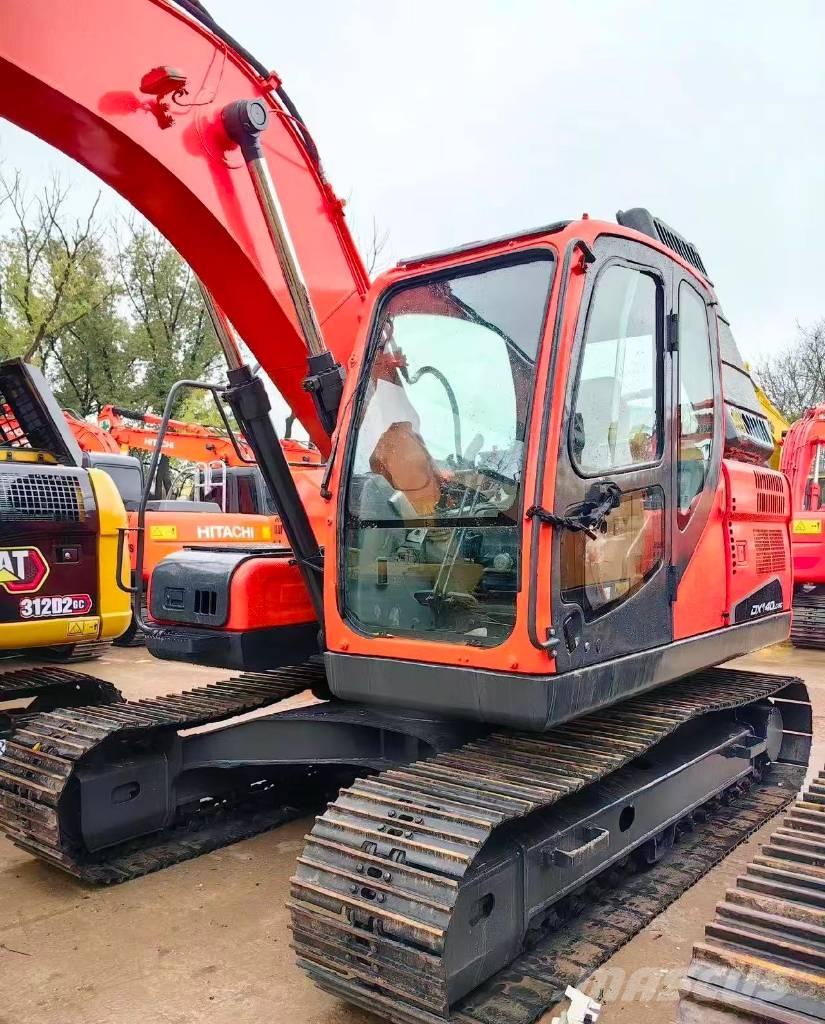Doosan DX 140 Bageri gusjeničari