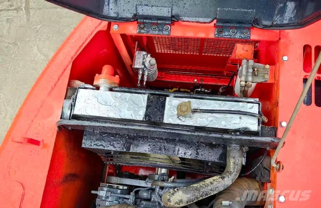 Doosan DX 140 Bageri gusjeničari