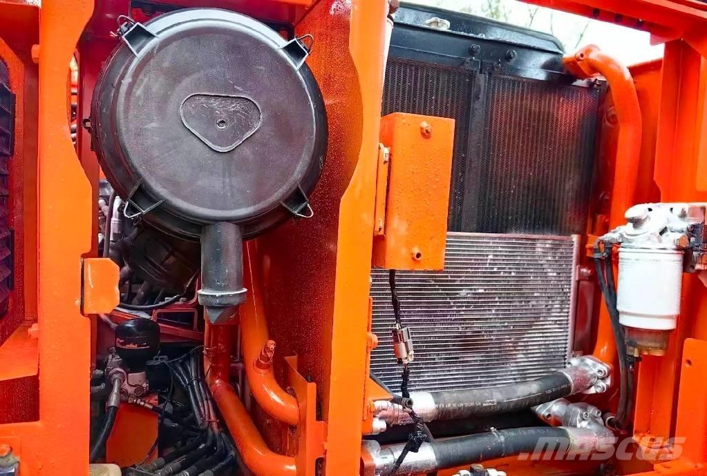 Doosan DX 140 Bageri gusjeničari