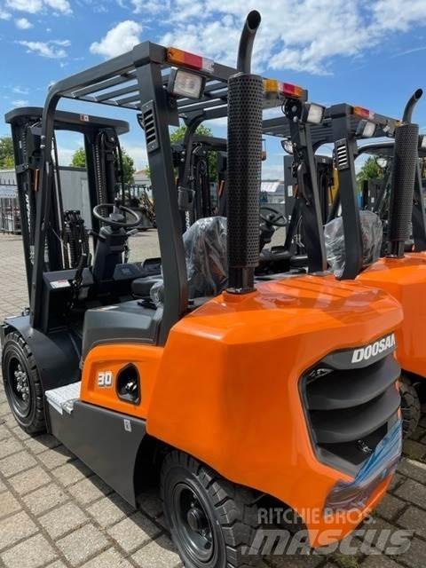 Doosan D30NXP Dizelski viličari