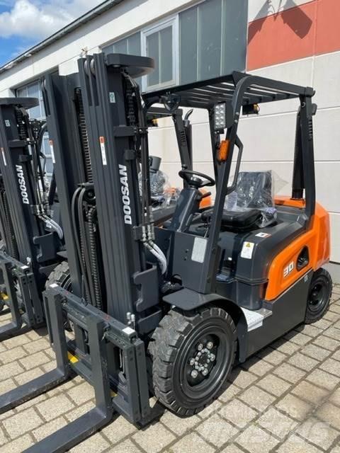 Doosan D30NXP Dizelski viličari