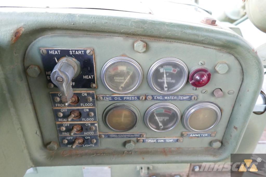 CAT D7F Ex-army Buldožeri gusjeničari