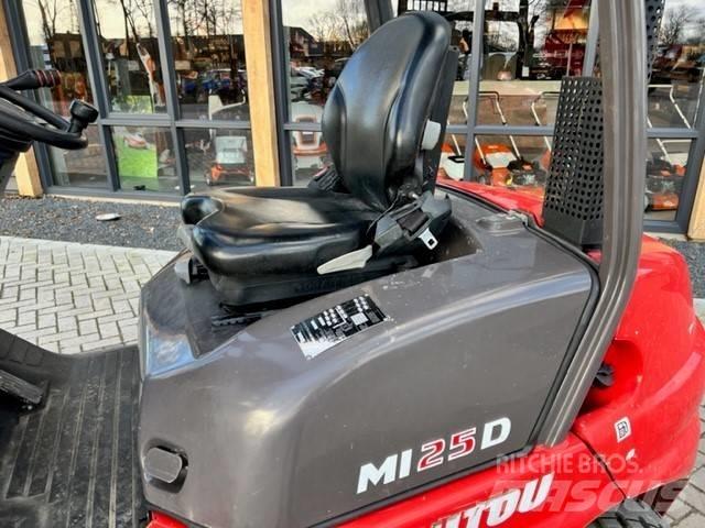 Manitou MI25D Dizelski viličari