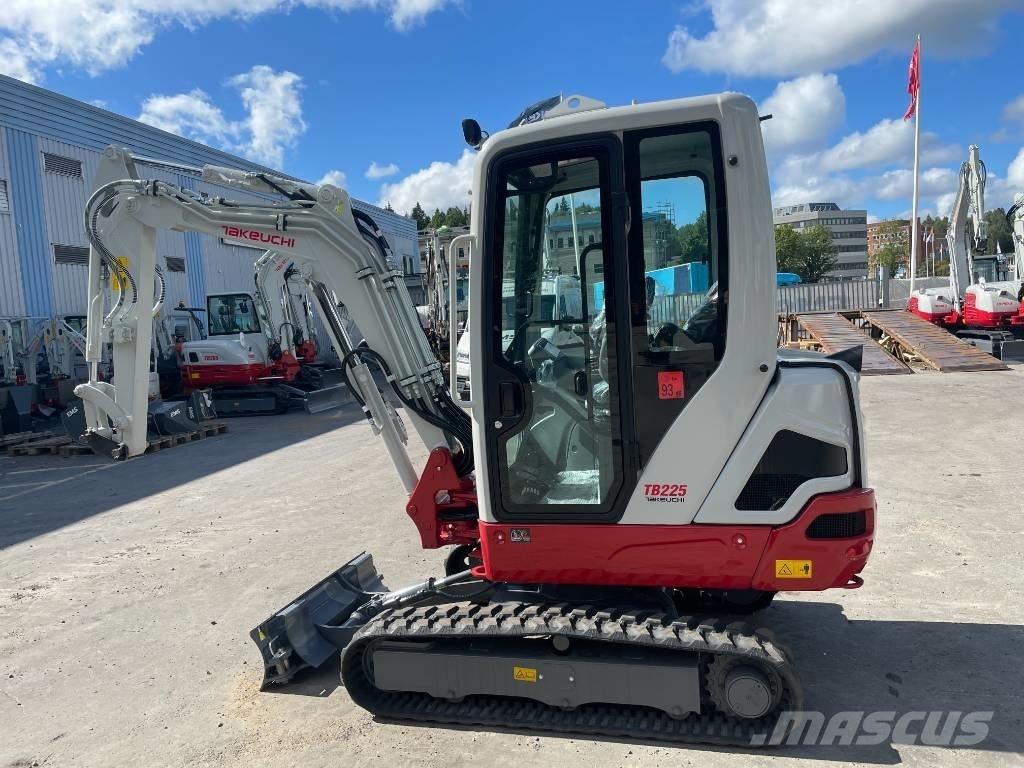 Takeuchi TB 225 Mini bageri <7t