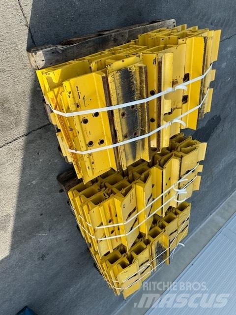 Komatsu d 85 plate Gusjenice