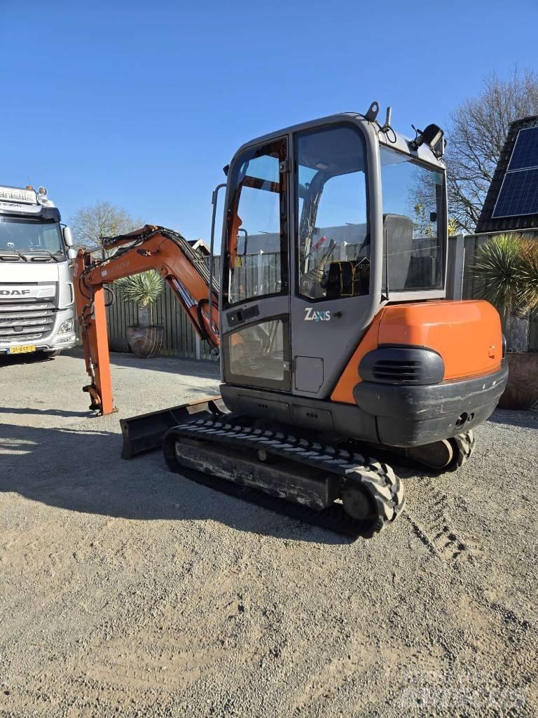 Hitachi ZX 30 Mini bageri <7t