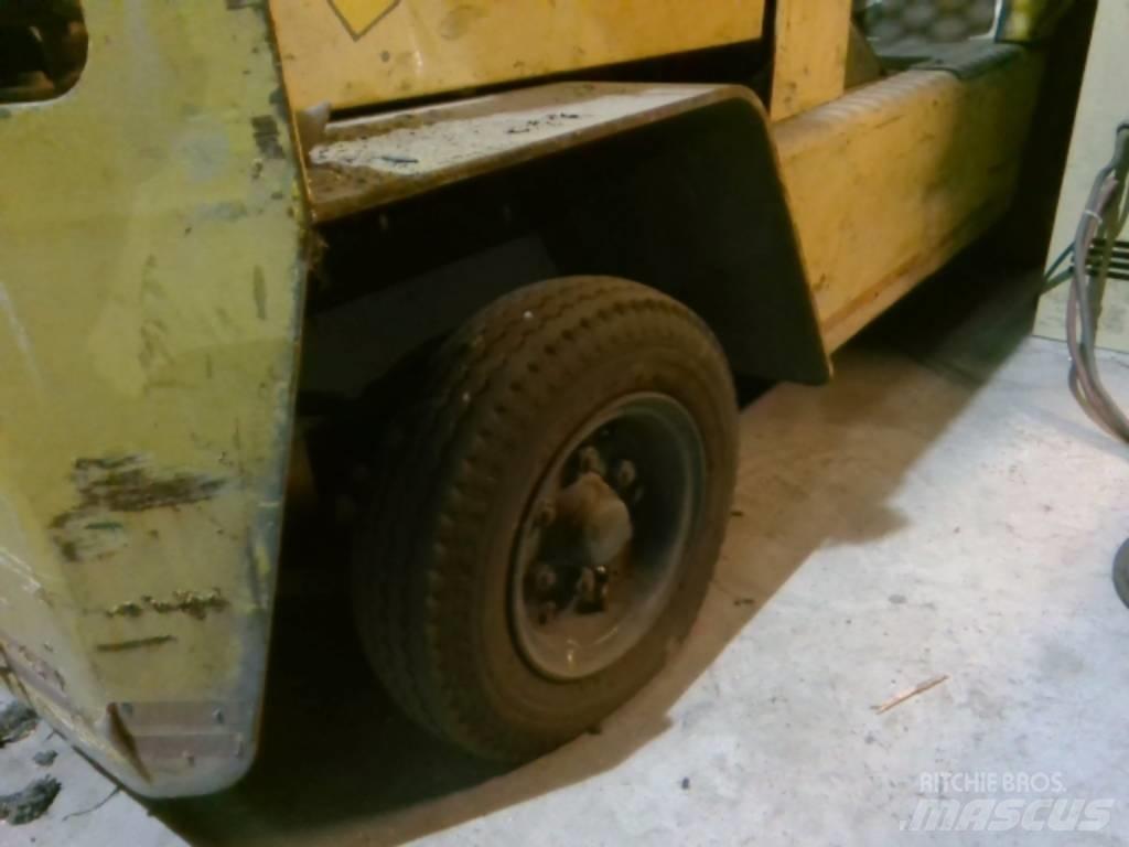 Toyota 2TG10 Vučna vozila
