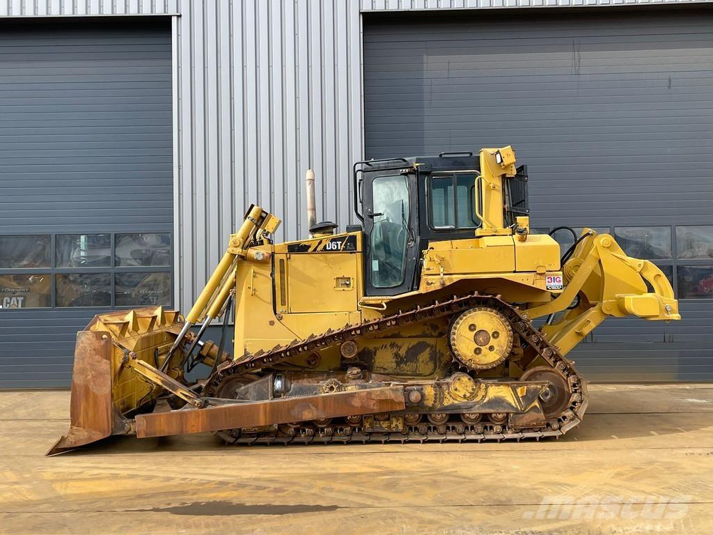 CAT D6T XL Buldožeri gusjeničari