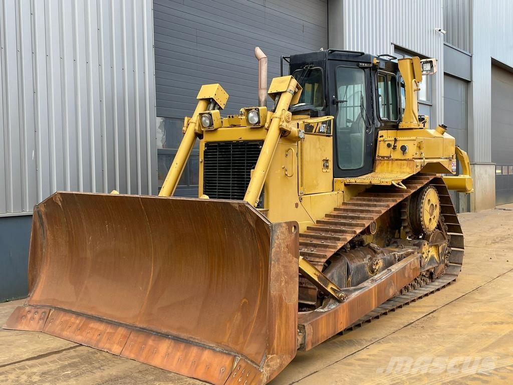 CAT D6T XL Buldožeri gusjeničari