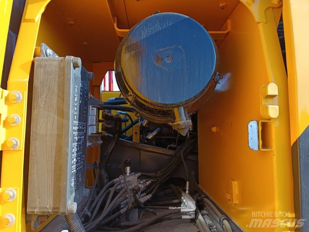 Volvo EC 250 Bageri gusjeničari