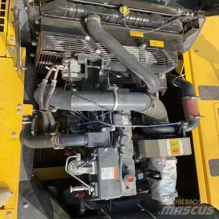 Komatsu 350 Bageri gusjeničari
