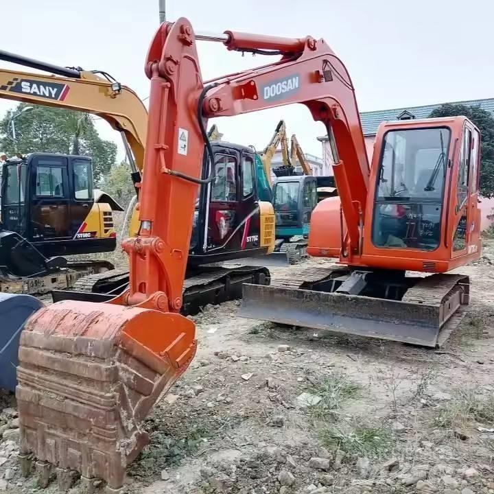 Doosan DH70-7 Bageri gusjeničari