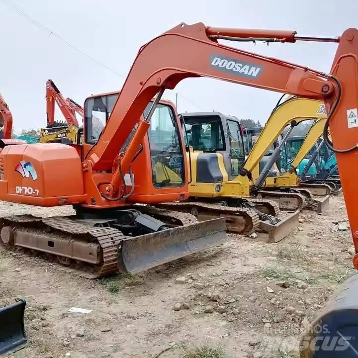 Doosan DH70-7 Bageri gusjeničari