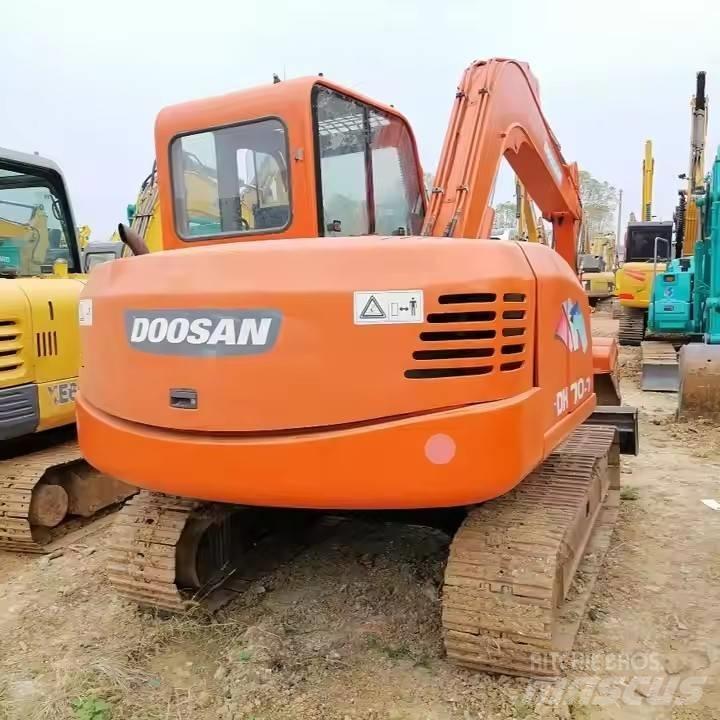 Doosan DH70-7 Bageri gusjeničari