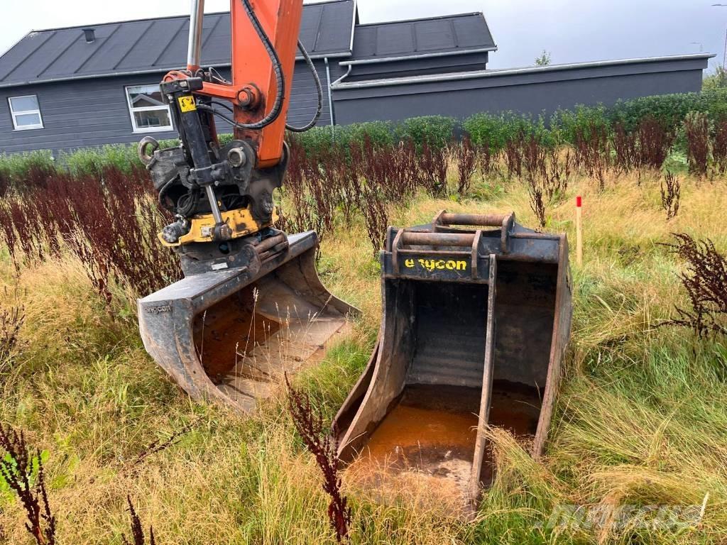 Hitachi ZX 135 US-7 Bageri gusjeničari