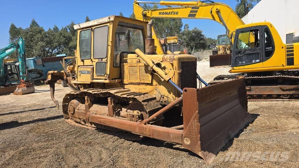 CAT D 6 D Buldožeri gusjeničari