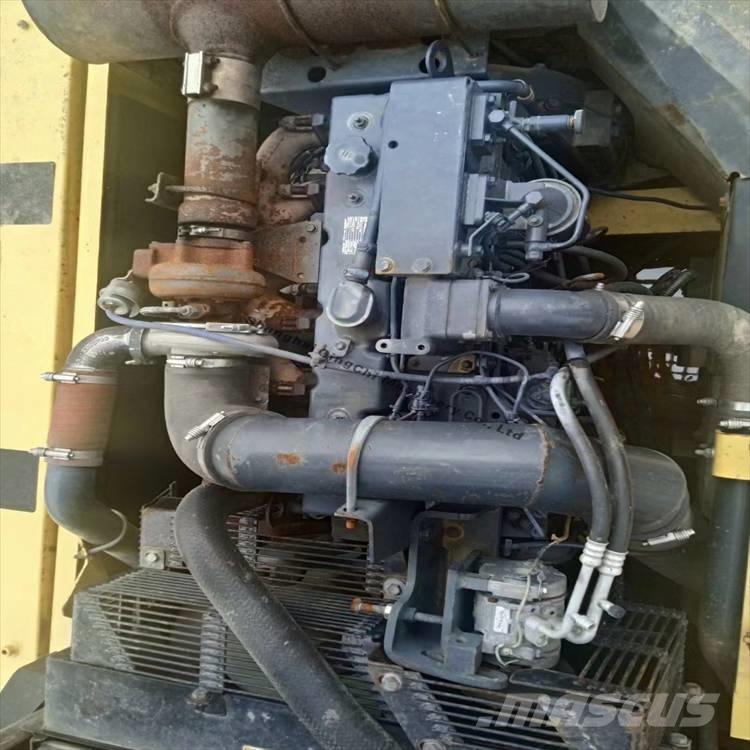 Komatsu 300 Bageri gusjeničari