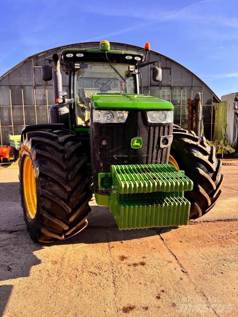 John Deere 8320 R Traktori