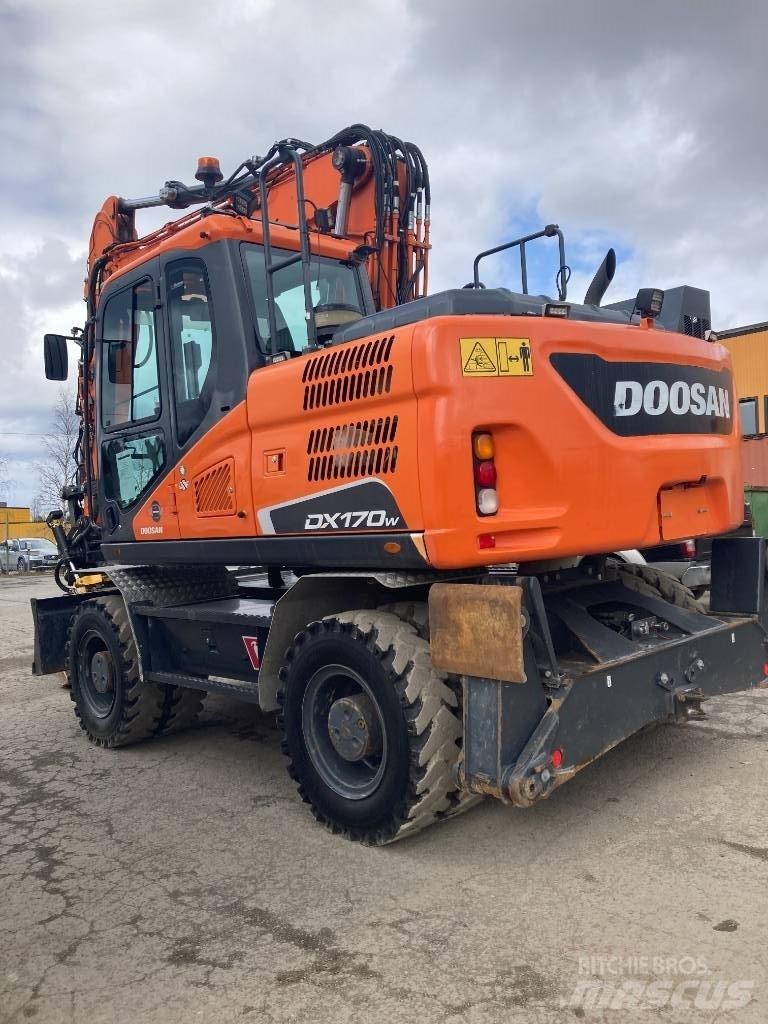 Doosan DX 170 W Bageri na kotačima