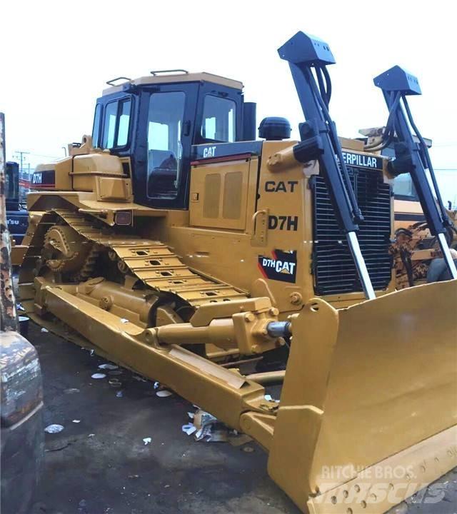 CAT D7H Buldožeri gusjeničari