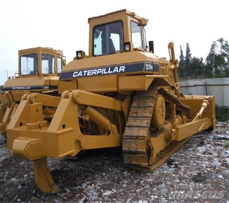 CAT D7H Buldožeri gusjeničari