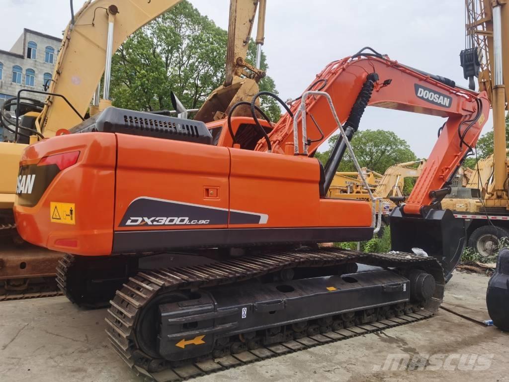 Doosan DX 300 LC Bageri gusjeničari