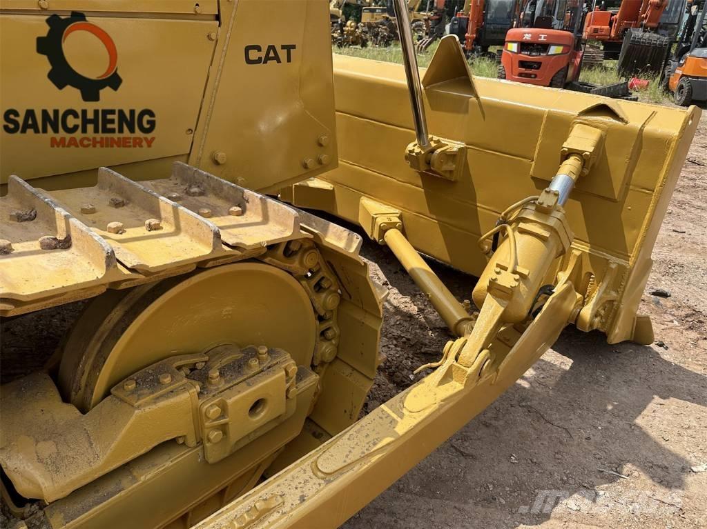 CAT D6G Buldožeri gusjeničari