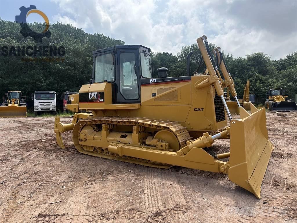 CAT D6G Buldožeri gusjeničari