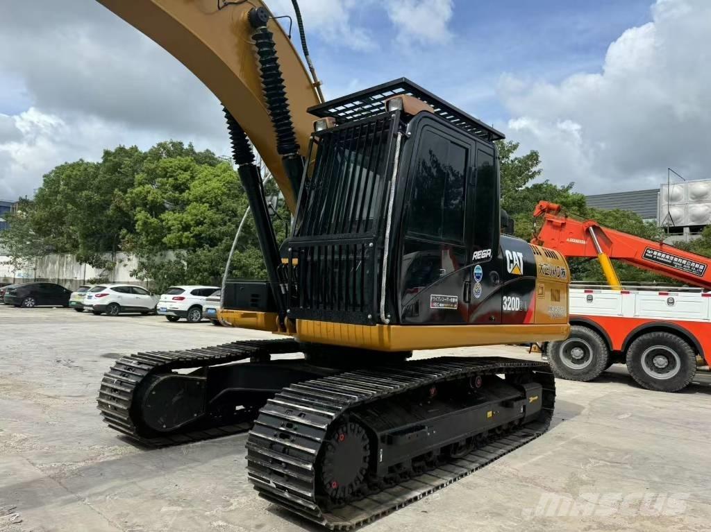 CAT 320 D2 Bageri gusjeničari