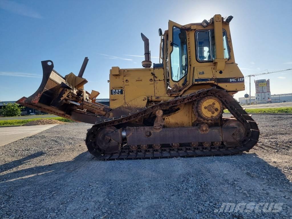 CAT D 4 H Buldožeri gusjeničari