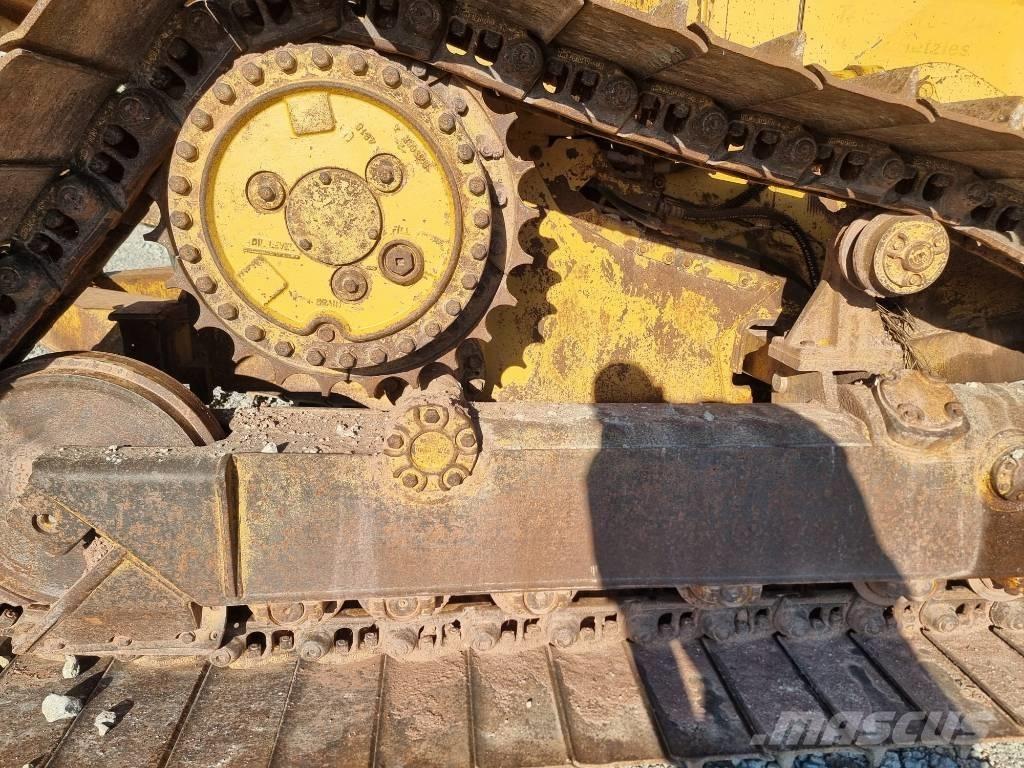 CAT D 4 H Buldožeri gusjeničari