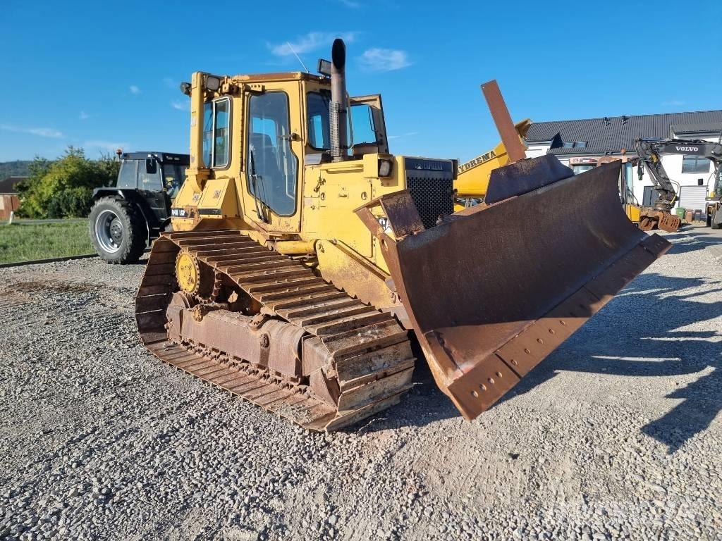 CAT D 4 H Buldožeri gusjeničari