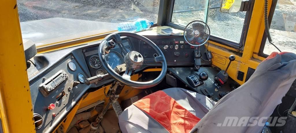 Volvo A 25 B , A 25 C Zglobni demperi