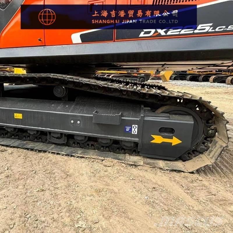 Doosan DX 225 Bageri gusjeničari