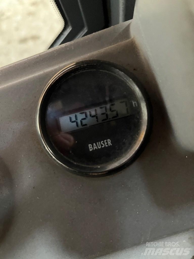 Hako 1200 Strojevi za metenje