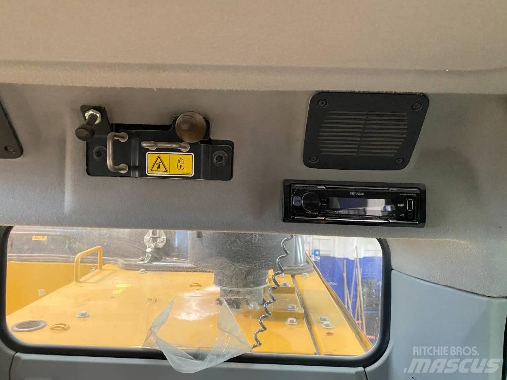 CAT 323F LN Bageri gusjeničari