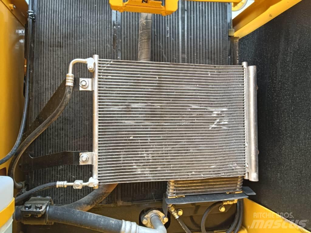 Komatsu PC 240 Bageri gusjeničari