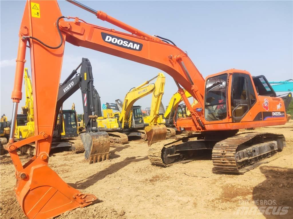 Doosan DH 225 LC-7 Bageri gusjeničari