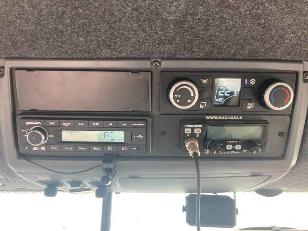 Valtra Q 305 Traktori