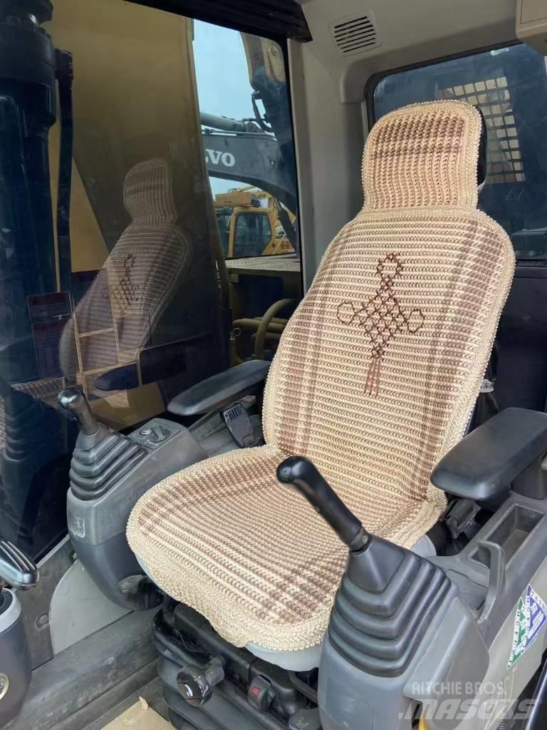 CAT 323 D L Bageri gusjeničari