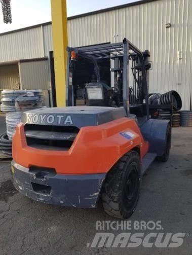 Toyota 8FD70U Dizelski viličari