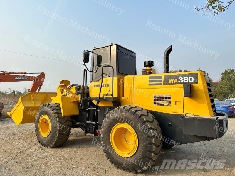 Komatsu WA380 Utovarivači na kotačima