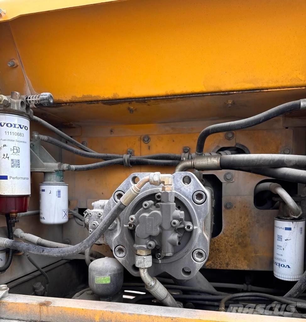 Volvo EC 300 D L Bageri gusjeničari