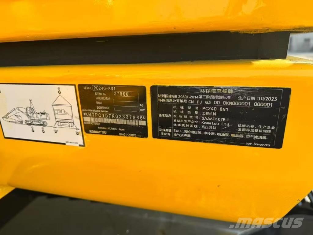 Komatsu 240-8N1 Bageri gusjeničari